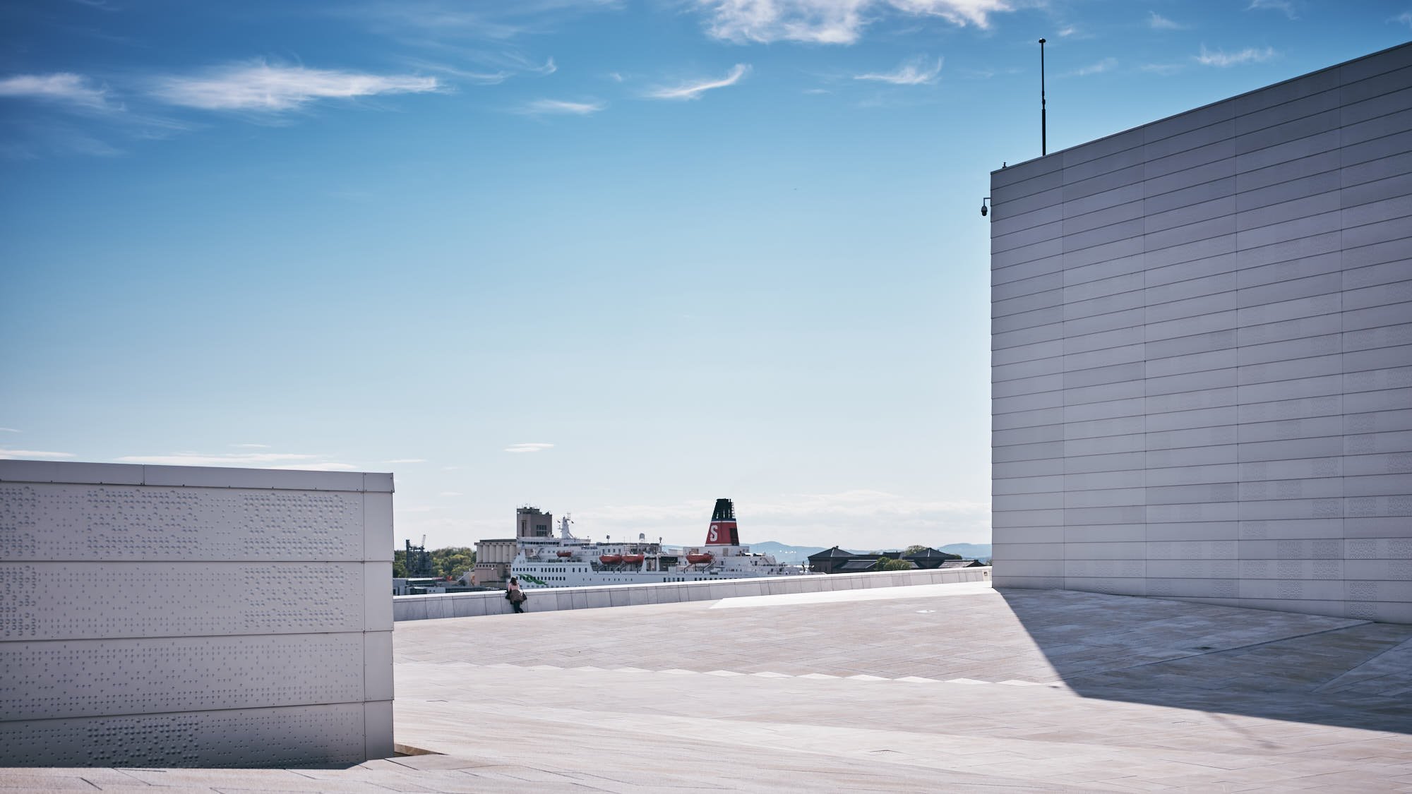 DSCF0897-16x9-Crop-Low